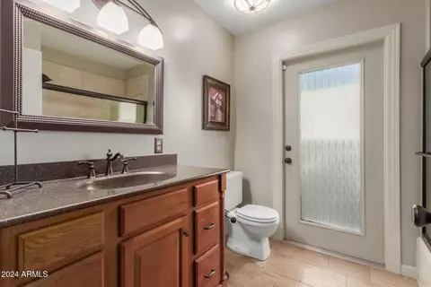 Bath - 2324 E Shea Blvd, Phoenix, AZ 85028 photo 4 of 6