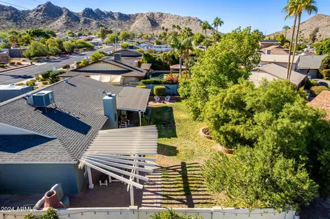 View/Area - 2324 E Shea Blvd, Phoenix, AZ 85028 photo 6 of 8