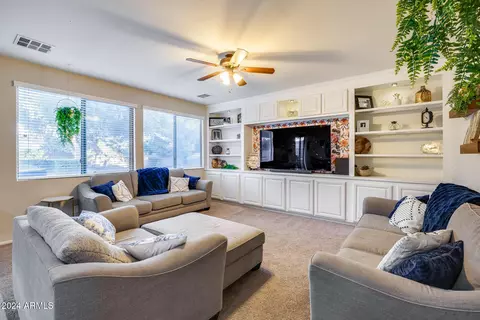 1108 E Rojo Way, Gilbert, AZ 85297 photo 2