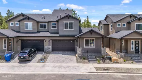 3227 E Copperleaf Ln, Flagstaff, AZ 86004