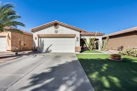 668 E Solitude Trl, San Tan Valley, AZ 85143
