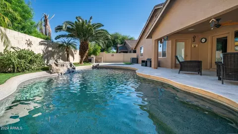 3918 E Wildhorse Dr, Gilbert, AZ 85297 photo 2