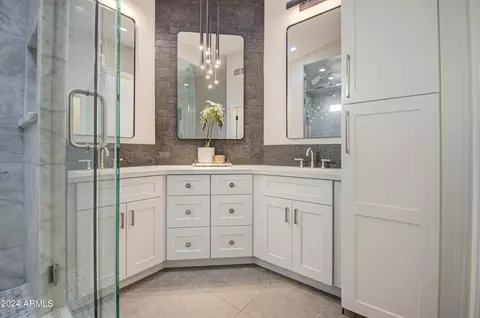 Bath - 2977 E Ranch Ct, Gilbert, AZ 85296 photo 5 of 10