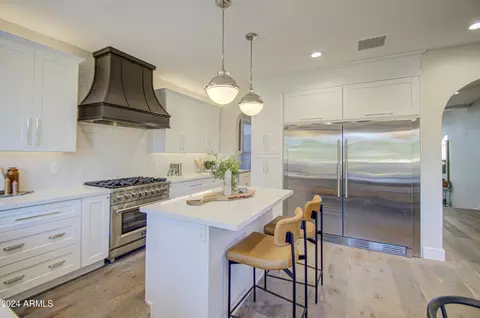 Kitchen - 2977 E Ranch Ct, Gilbert, AZ 85296 photo 4 of 9