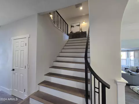 Entry Way - 2977 E Ranch Ct, Gilbert, AZ 85296 photo 4 of 8