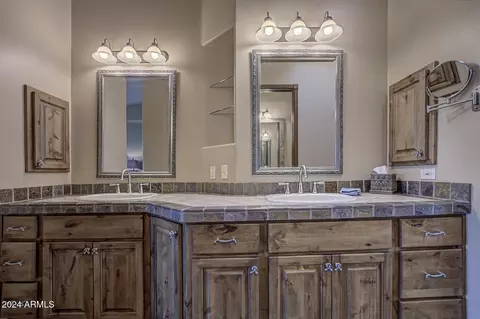 Bath - 601 N Grapevine Dr, Payson, AZ 85541 photo 3 of 8