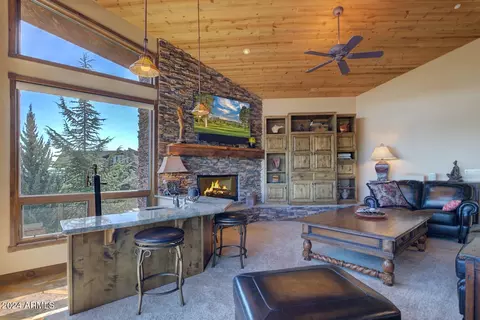 Living - 601 N Grapevine Dr, Payson, AZ 85541 photo 2 of 4