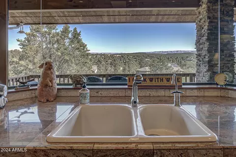 Kitchen - 601 N Grapevine Dr, Payson, AZ 85541 photo 4 of 6