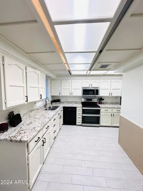 Kitchen - 4936 E Coronado Rd, Phoenix, AZ 85008 photo 2 of 4