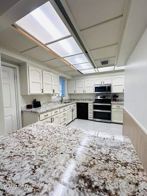 Kitchen - 4936 E Coronado Rd, Phoenix, AZ 85008 photo 1 of 4