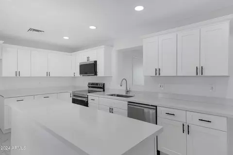 1526 S Grand Dr, Apache Junction, AZ 85120