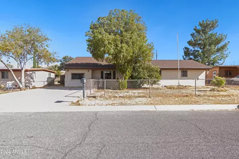 106 2nd St, Huachuca City, AZ 85616