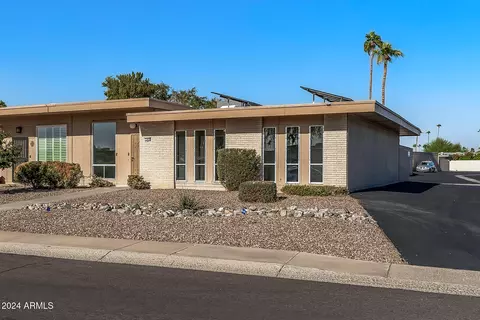 13410 N Hawthorn Dr, Sun City, AZ 85351