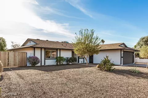 1025 E Carson Dr, Tempe, AZ 85282 photo 3