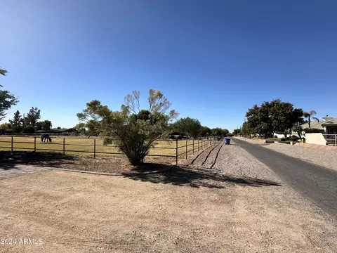 517 E Pony Ln, Gilbert, AZ 85295 photo 13