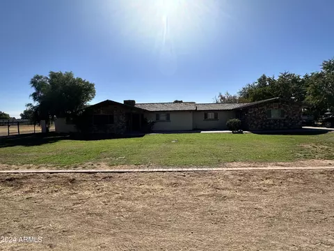 517 E Pony Ln, Gilbert, AZ 85295