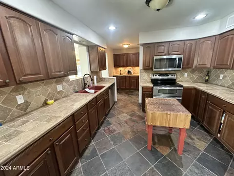 517 E Pony Ln, Gilbert, AZ 85295 photo 5