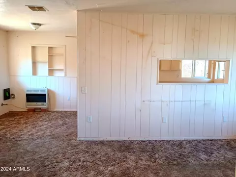 Living - 642 W Eagles Blf, Globe, AZ 85501 photo 1 of 3