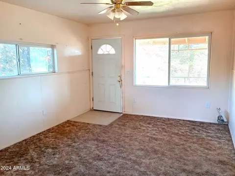 Living - 642 W Eagles Blf, Globe, AZ 85501 photo 3 of 3