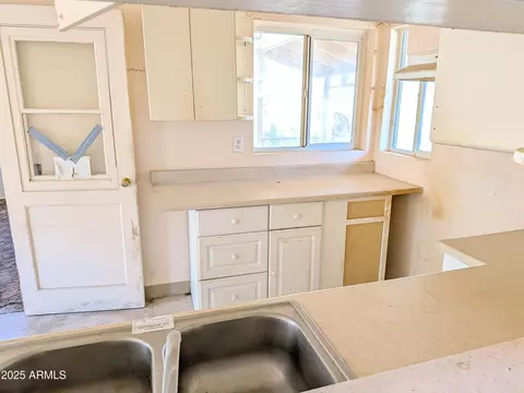 Kitchen - 642 W Eagles Blf, Globe, AZ 85501 photo 1 of 2