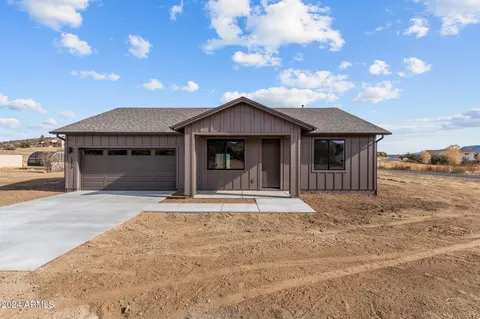 18473 W Henry Coe Rd, Peeples Valley, AZ 86332