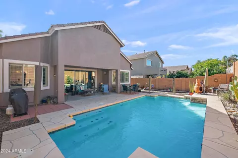 2412 W Crimson Ter, Phoenix, AZ 85085