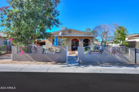 8204 S Calle Sahuaro --, Guadalupe, AZ 85283
