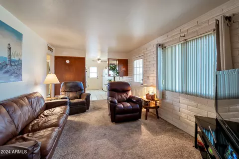 515 S Cardinal Dr, Apache Junction, AZ 85120 photo 3