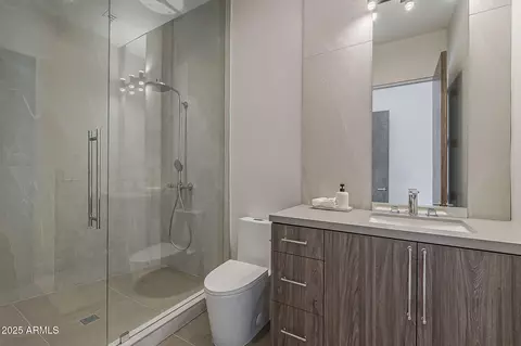Bath - 4414 N 29th St, Phoenix, AZ 85016 photo 10 of 11