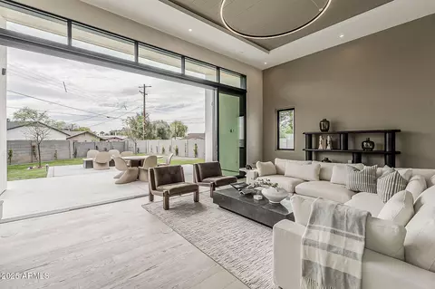 Living - 4414 N 29th St, Phoenix, AZ 85016 photo 7 of 11
