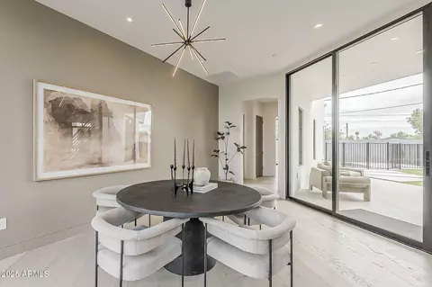Dining - 4414 N 29th St, Phoenix, AZ 85016 photo 3 of 4