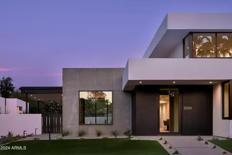 Exterior - 5939 E Orange Blossom Ln, Phoenix, AZ 85018 photo 2 of 8