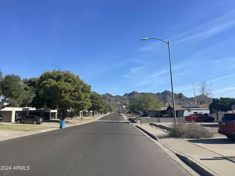 1101 E Cheryl Dr, Phoenix, AZ 85020 photo 2