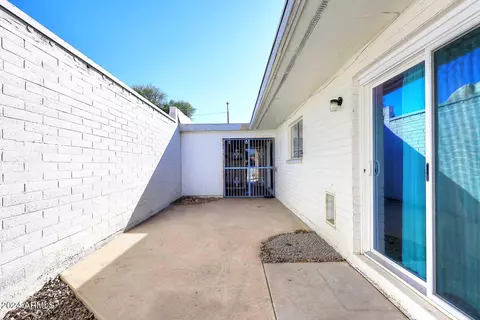 728 E Dobbins Rd, Phoenix, AZ 85042 photo 27