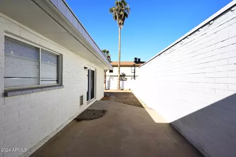 728 E Dobbins Rd, Phoenix, AZ 85042 photo 28