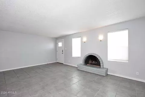 728 E Dobbins Rd, Phoenix, AZ 85042 photo 7