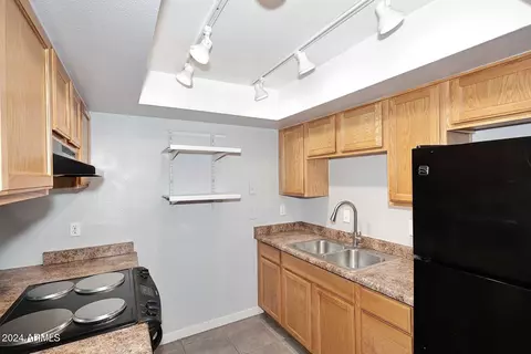 728 E Dobbins Rd, Phoenix, AZ 85042 photo 14