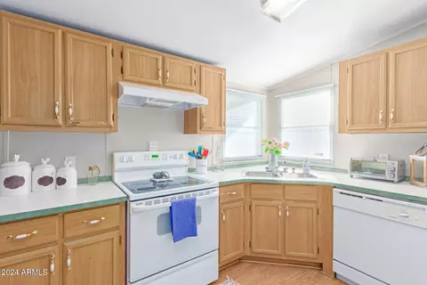 1322 W Summerside Rd, Phoenix, AZ 85041 photo 4