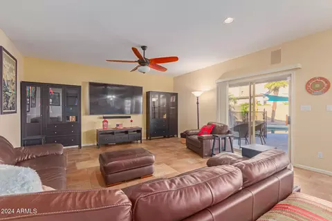 674 W Estrella Dr, Gilbert, AZ 85233 photo 10