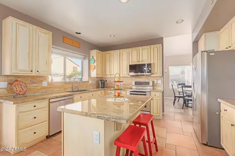 674 W Estrella Dr, Gilbert, AZ 85233
