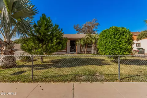 5622 S 41st St, Phoenix, AZ 85040