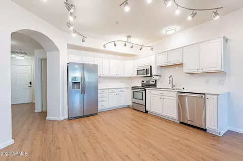 920 E Devonshire Ave #2019, Phoenix, AZ 85014 photo 8
