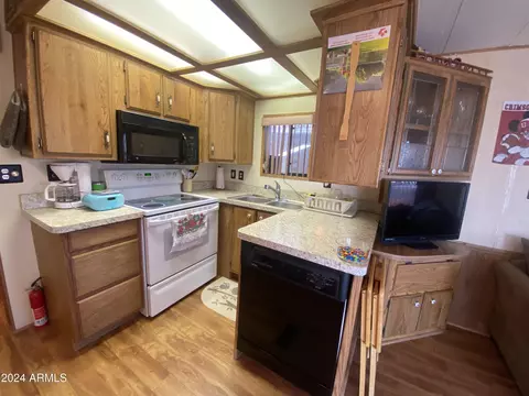 1084 S Shoshone Dr, Apache Junction, AZ 85119 photo 4