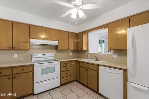 5836 E Dallas St, Mesa, AZ 85205 photo 10