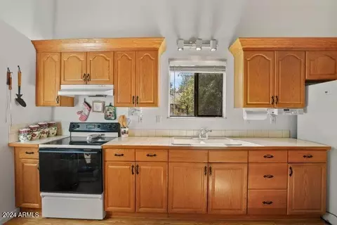 Kitchen - 8535 W Deer Dr, Pine, AZ 85544 photo 2 of 2