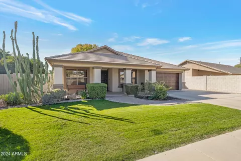 1633 E Carla Vista Dr, Gilbert, AZ 85295 photo 4
