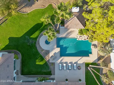 5850 E Berneil Ln, Paradise Valley, AZ 85253