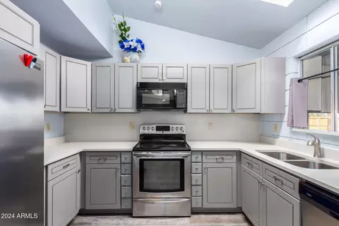 1732 E Dobbins Rd, Phoenix, AZ 85042 photo 11