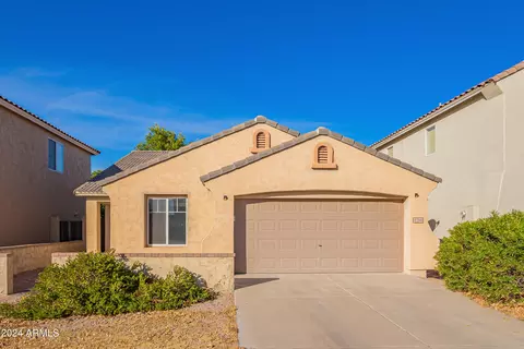 4700 E Meadow Creek Way, San Tan Valley, AZ 85140