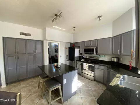 4129 E Redwood Ln, Phoenix, AZ 85048 photo 7